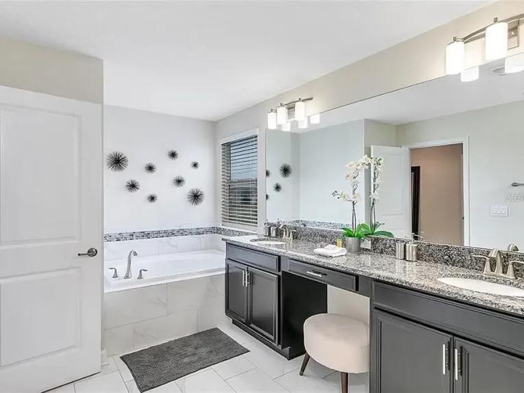 Storey Lake (5985) 5-bedroom Villa in Kissimmee