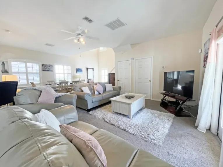 High Grove (29915) 4-bedroom Villa in Davenport