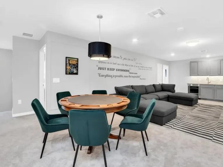 Windsor Island (7025) 8-bedroom Villa in Davenport