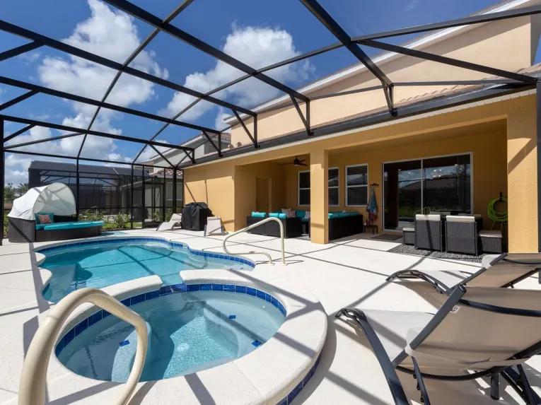 Solterra (5732) 6-bedroom Villa in Davenport