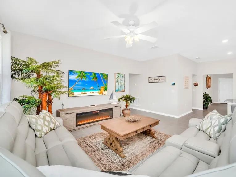 Solterra (7374) 7-bedroom Villa in Davenport