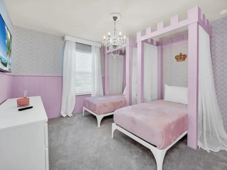 Windsor Island (8162) 7-bedroom Villa in Davenport