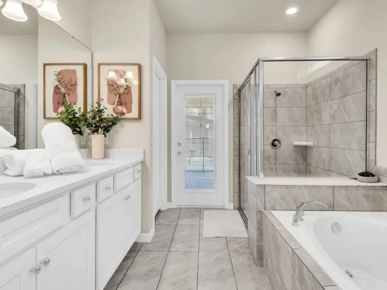 Windsor Island (24901) 8-bedroom Villa in Davenport