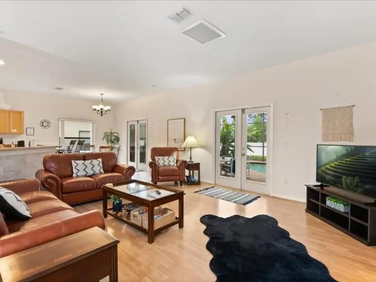 High Grove (1410) 4-bedroom Villa in Clermont