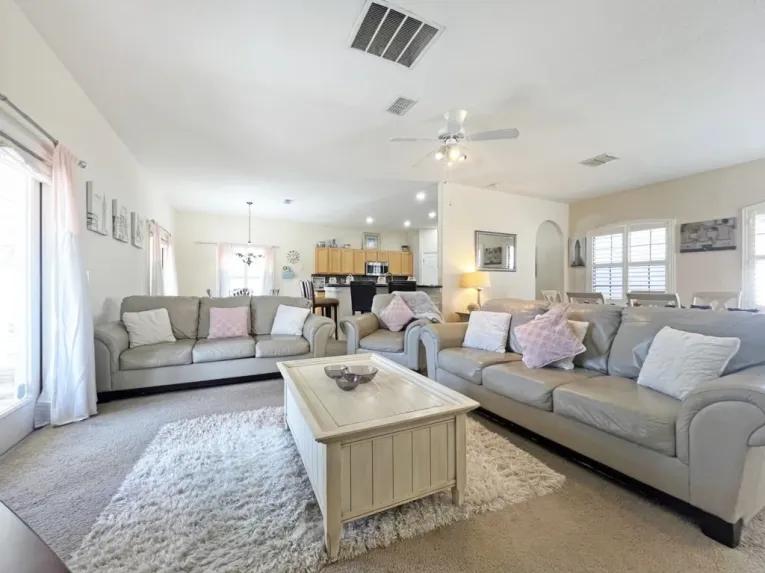 High Grove (29915) 4-bedroom Villa in Davenport