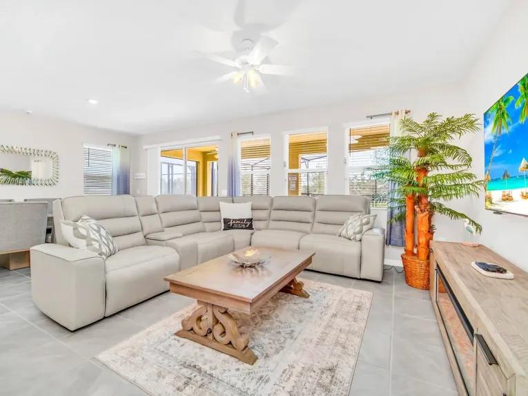 Solterra (7374) 7-bedroom Villa in Davenport