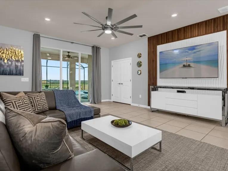 Windsor Island (24912) 7-bedroom Villa in Davenport