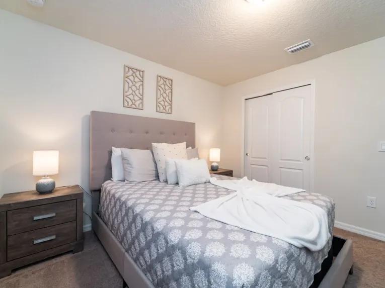 Solterra (5833) 6-bedroom Villa in Davenport
