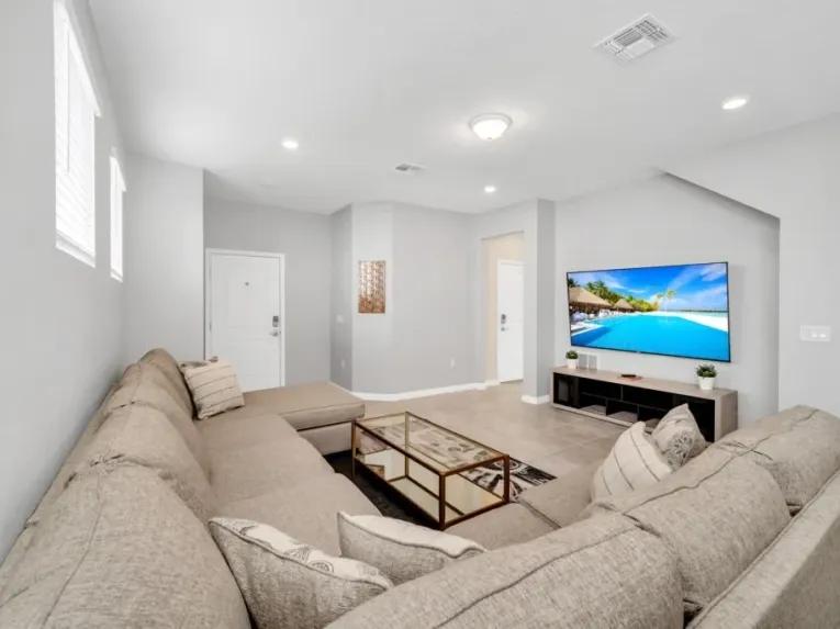 Solterra (6139) 5-bedroom Villa in Davenport