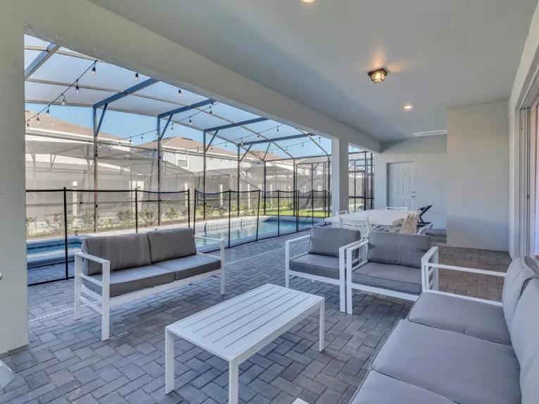 Windsor Island (24901) 8-bedroom Villa in Davenport