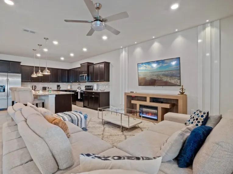 Windsor Island (11602) 10-bedroom Villa in Davenport