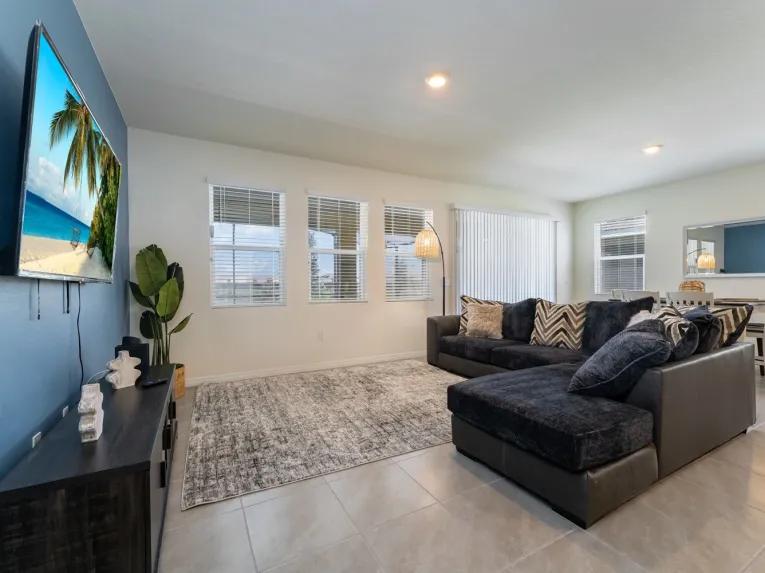 Solterra (7343) 6-bedroom Villa in Davenport