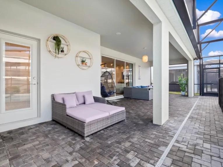 Windsor Island (11602) 10-bedroom Villa in Davenport