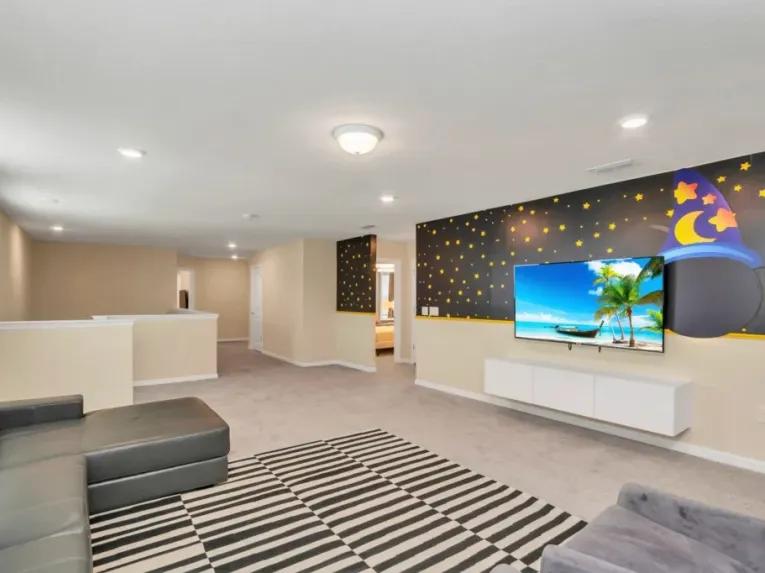 Windsor Island (4937) 7-bedroom Villa in Davenport
