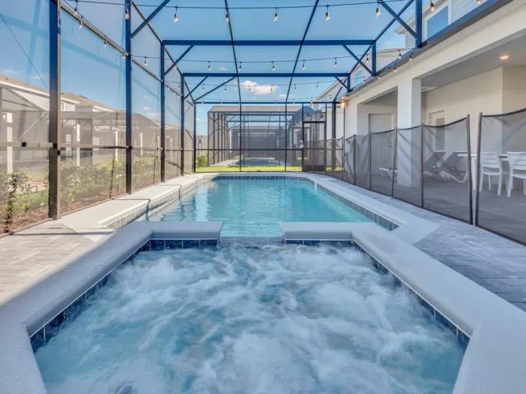 Windsor Island (24901) 8-bedroom Villa in Davenport