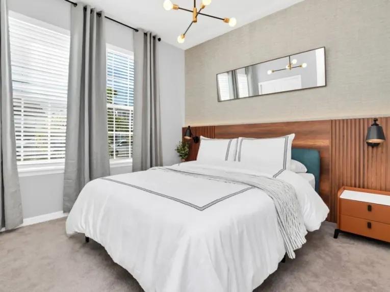 Windsor Island (7025) 8-bedroom Villa in Davenport