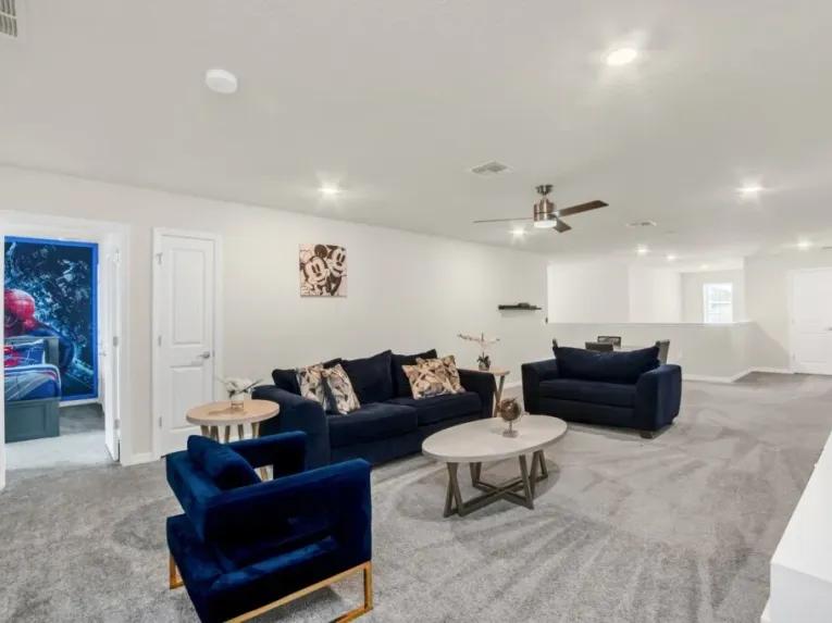 Windsor Island (7027) 8-bedroom Villa in Davenport