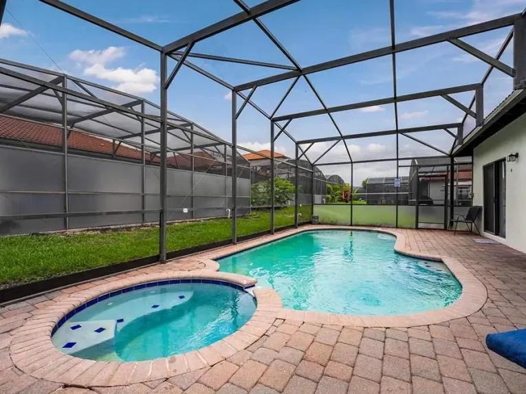 High Grove (29676) 4-bedroom Villa in Clermont