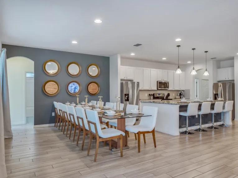 Solterra (7733) 14-bedroom Villa in Davenport