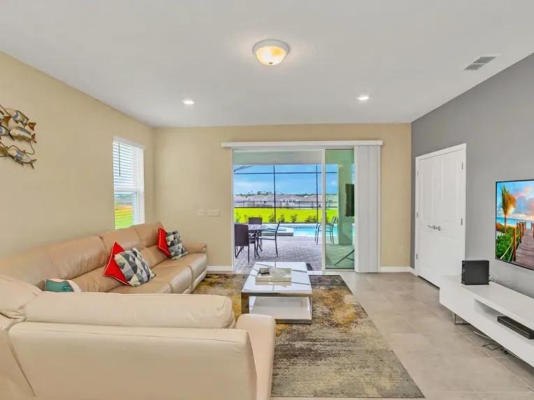 Windsor Island (24872) 6-bedroom Villa in Davenport