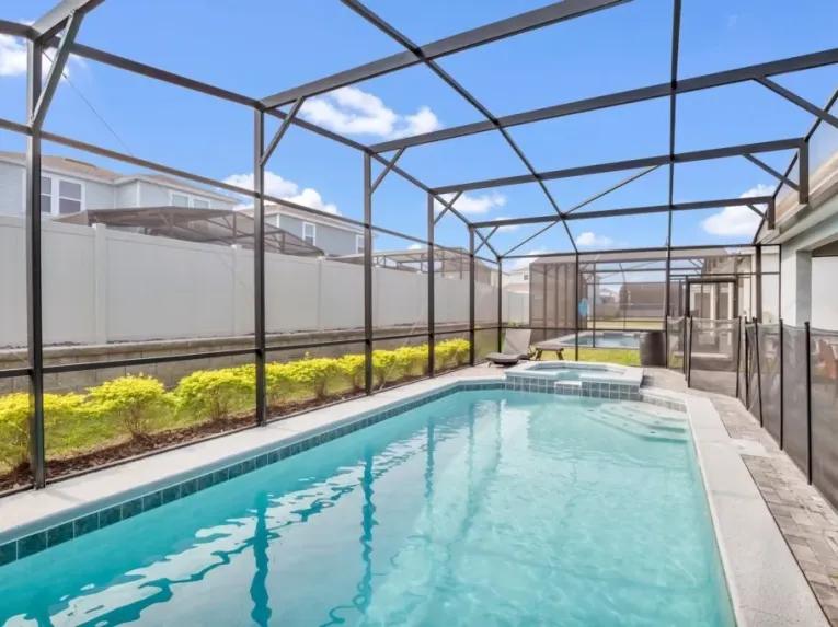 Windsor Island (7027) 8-bedroom Villa in Davenport