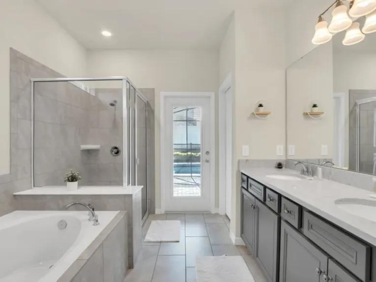 Windsor Island (7027) 8-bedroom Villa in Davenport
