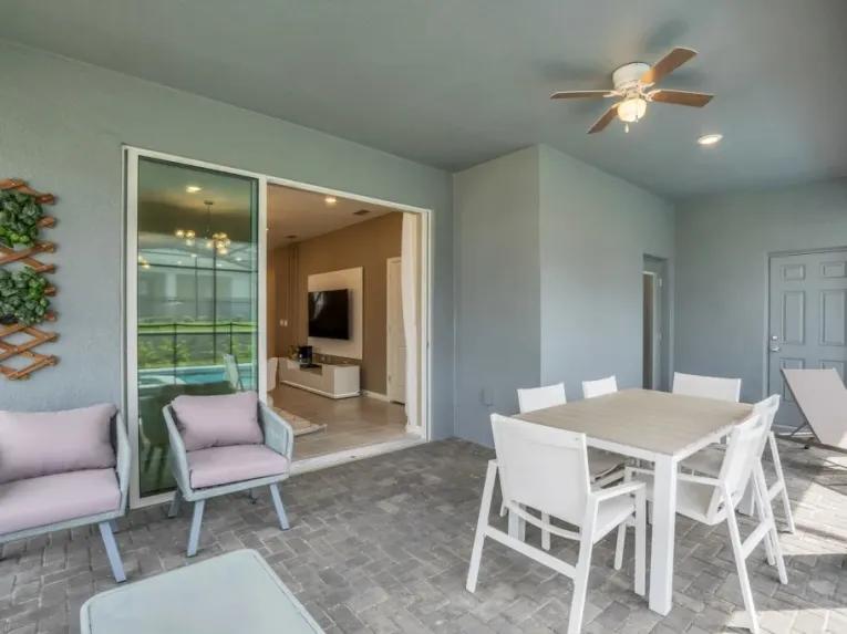Windsor Island (4937) 7-bedroom Villa in Davenport