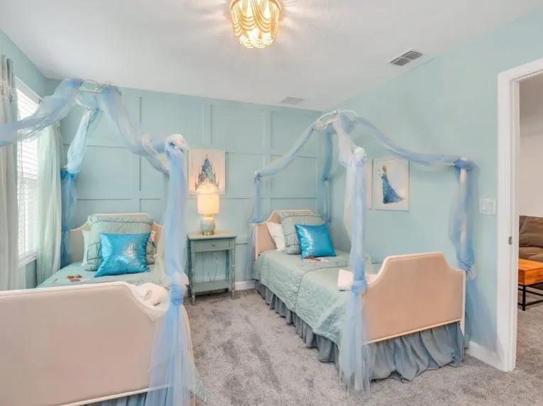 Storey Lake (24888) 9-bedroom Villa in Kissimmee